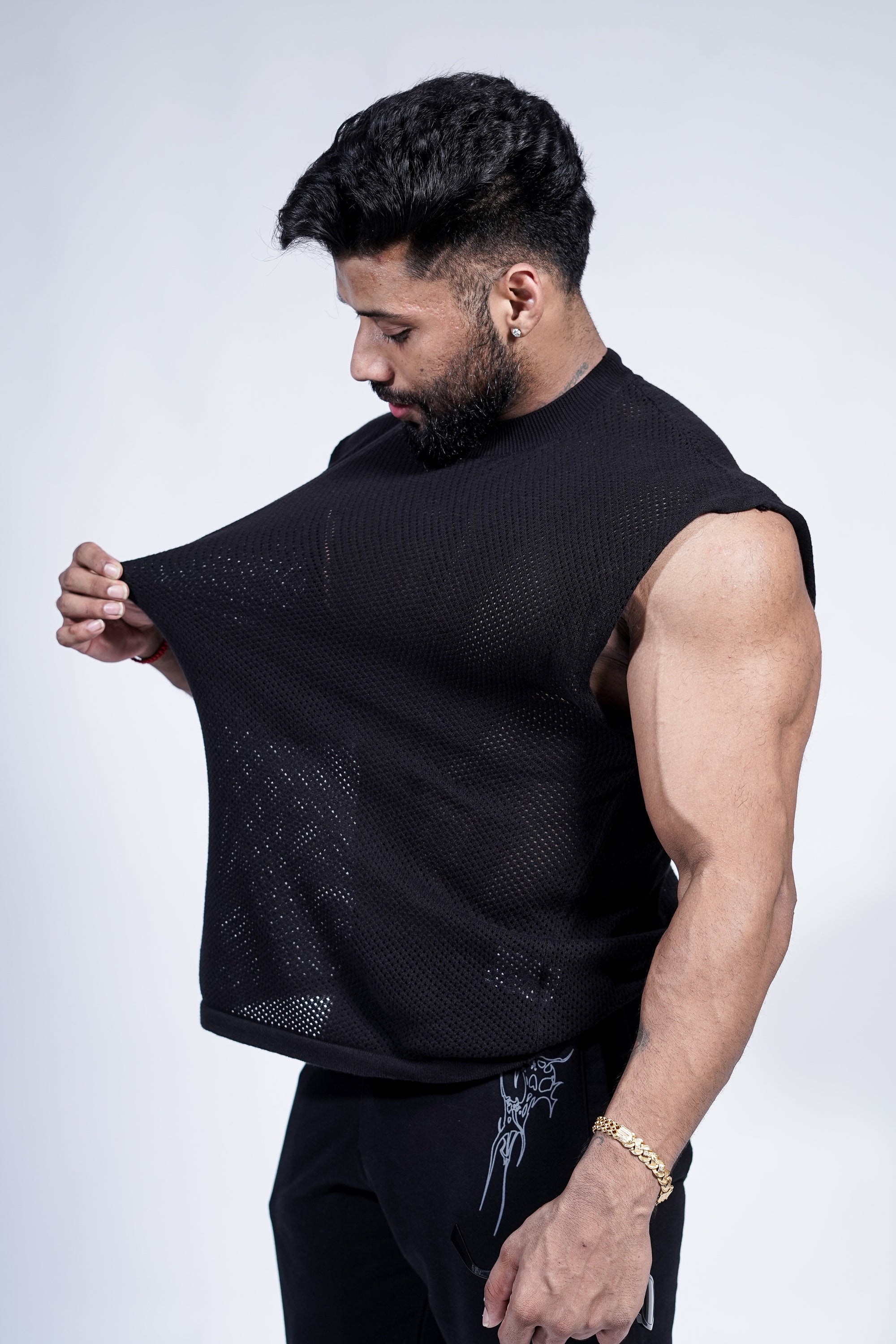 DROP SHOULDER KNIT CUT-OFF - BLACK