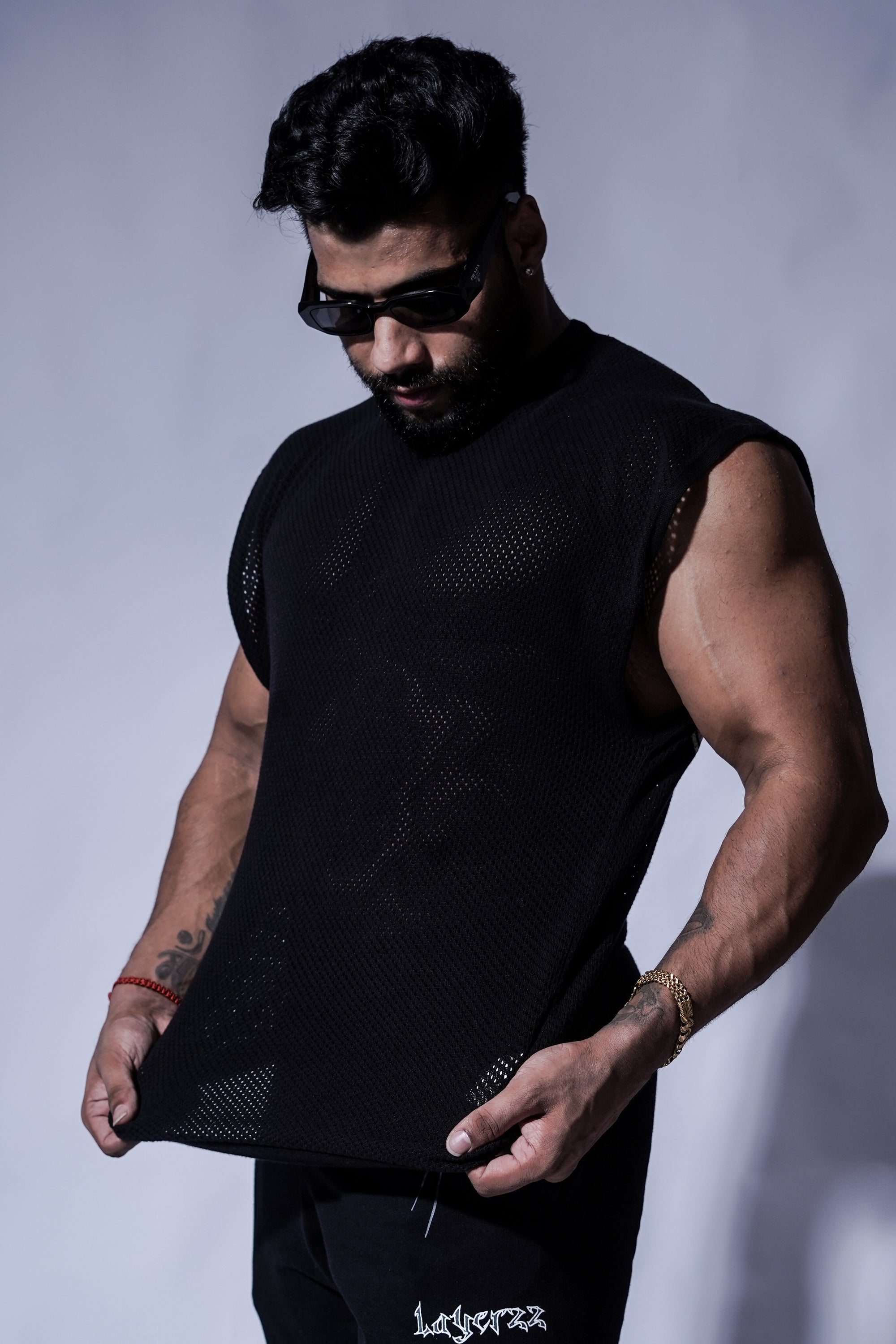 DROP SHOULDER KNIT CUT-OFF - BLACK