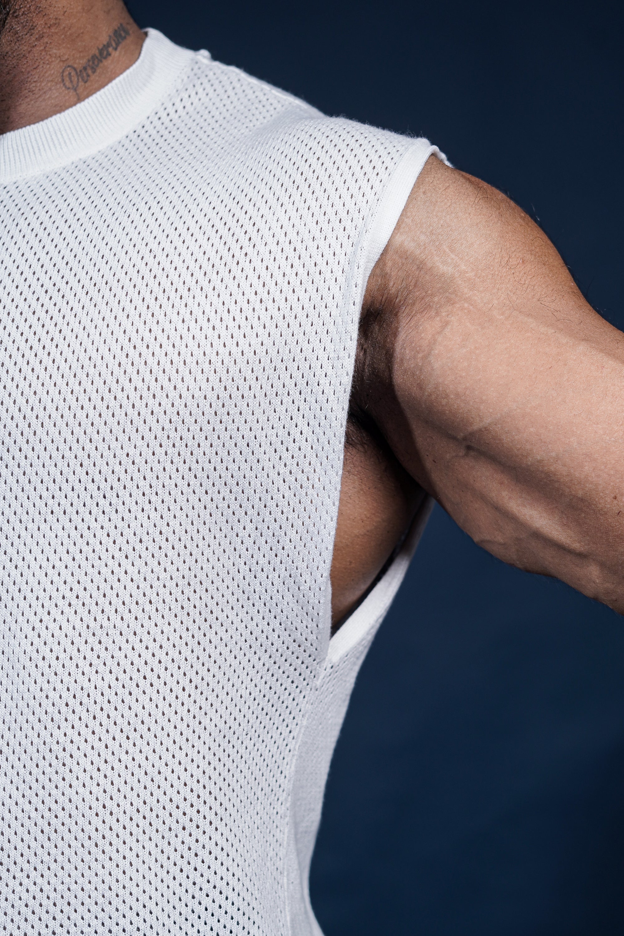DROP SHOULDER KNIT CUT-OFF - WHITE